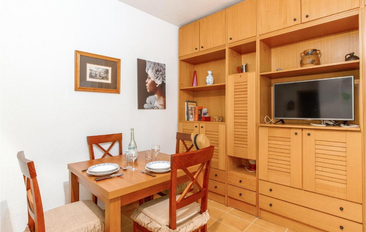 1 Bedroom Nice Apartment In Santa Pola Kültér fotó